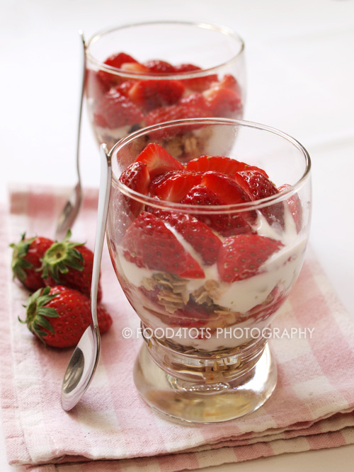 strawberry, yoghurt, breakfast