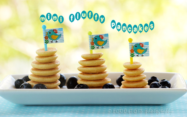 mini fluffy pancakes, silver dollar pancakes, mini dollar pancakes, how to make pancakes, food for toddlers